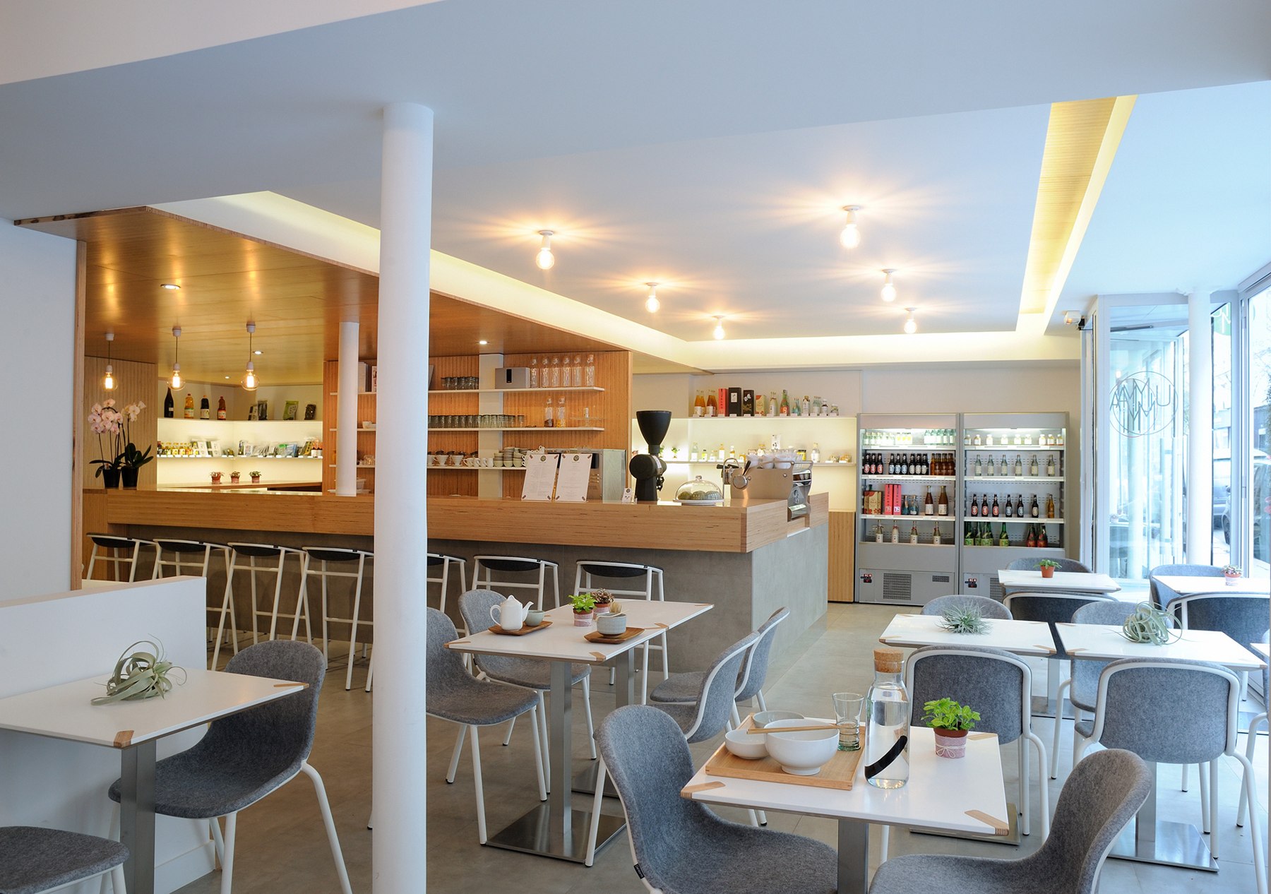 Salle du café Umami Matcha Café rue Béranger, Paris 3